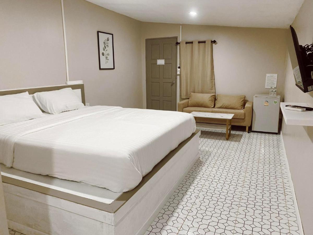 Juni House Chumphon Bed and Breakfast Εξωτερικό φωτογραφία