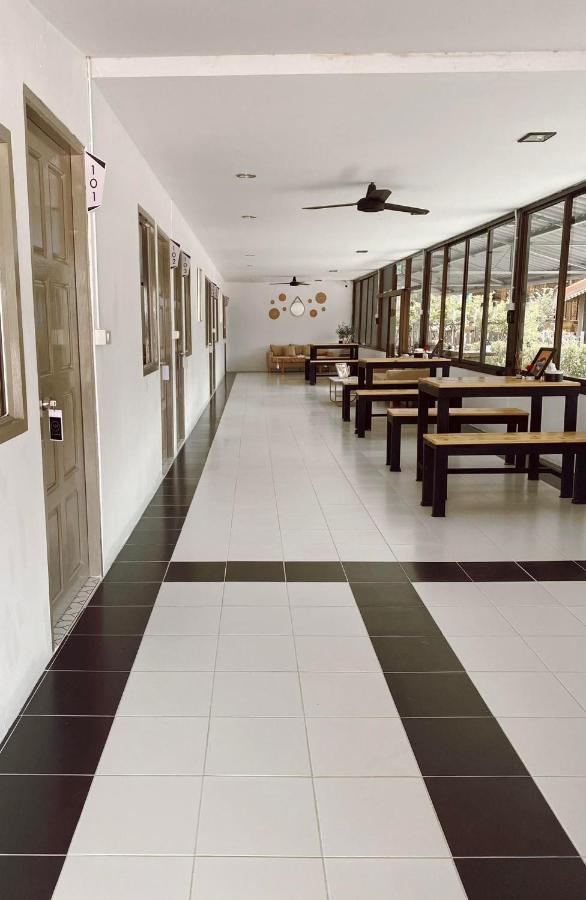 Juni House Chumphon Bed and Breakfast Εξωτερικό φωτογραφία