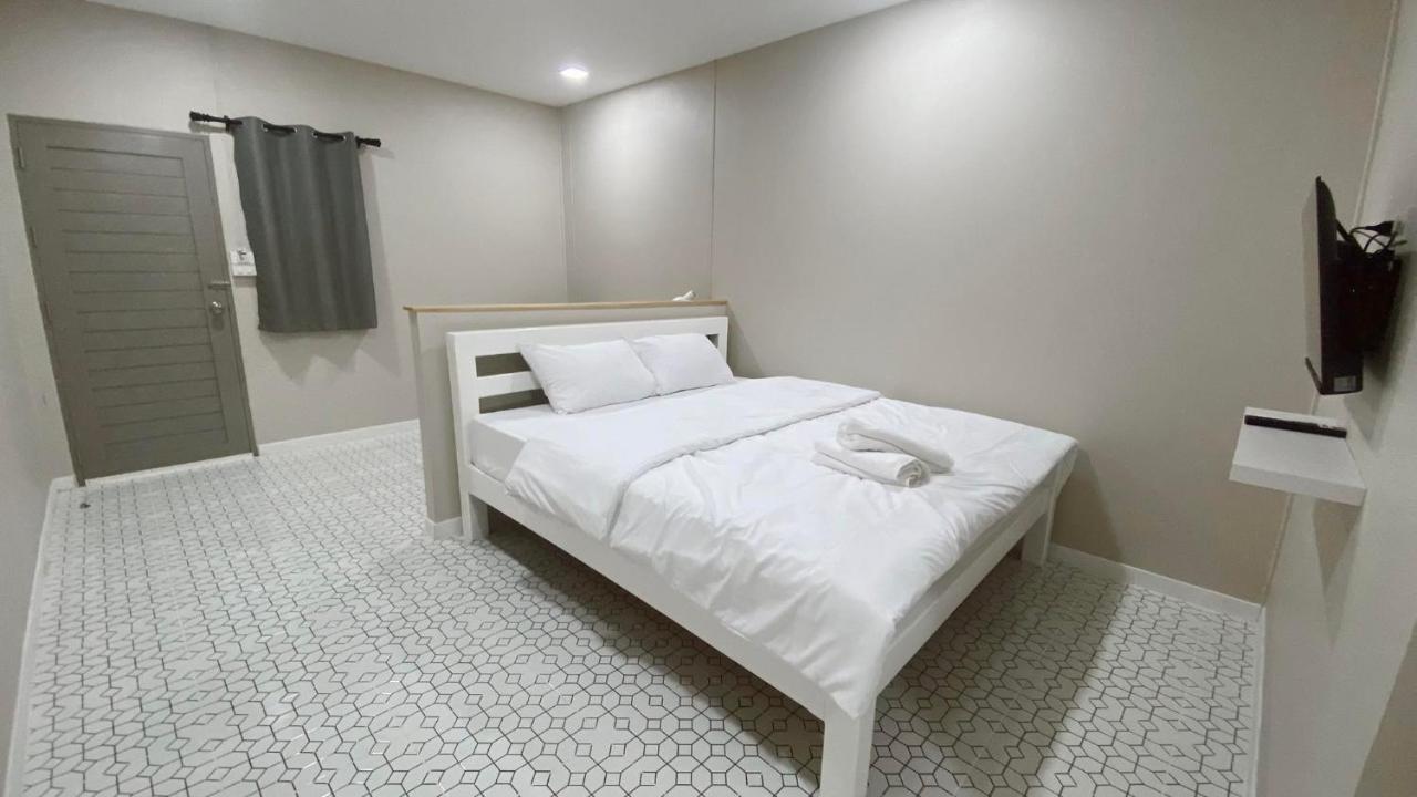Juni House Chumphon Bed and Breakfast Εξωτερικό φωτογραφία