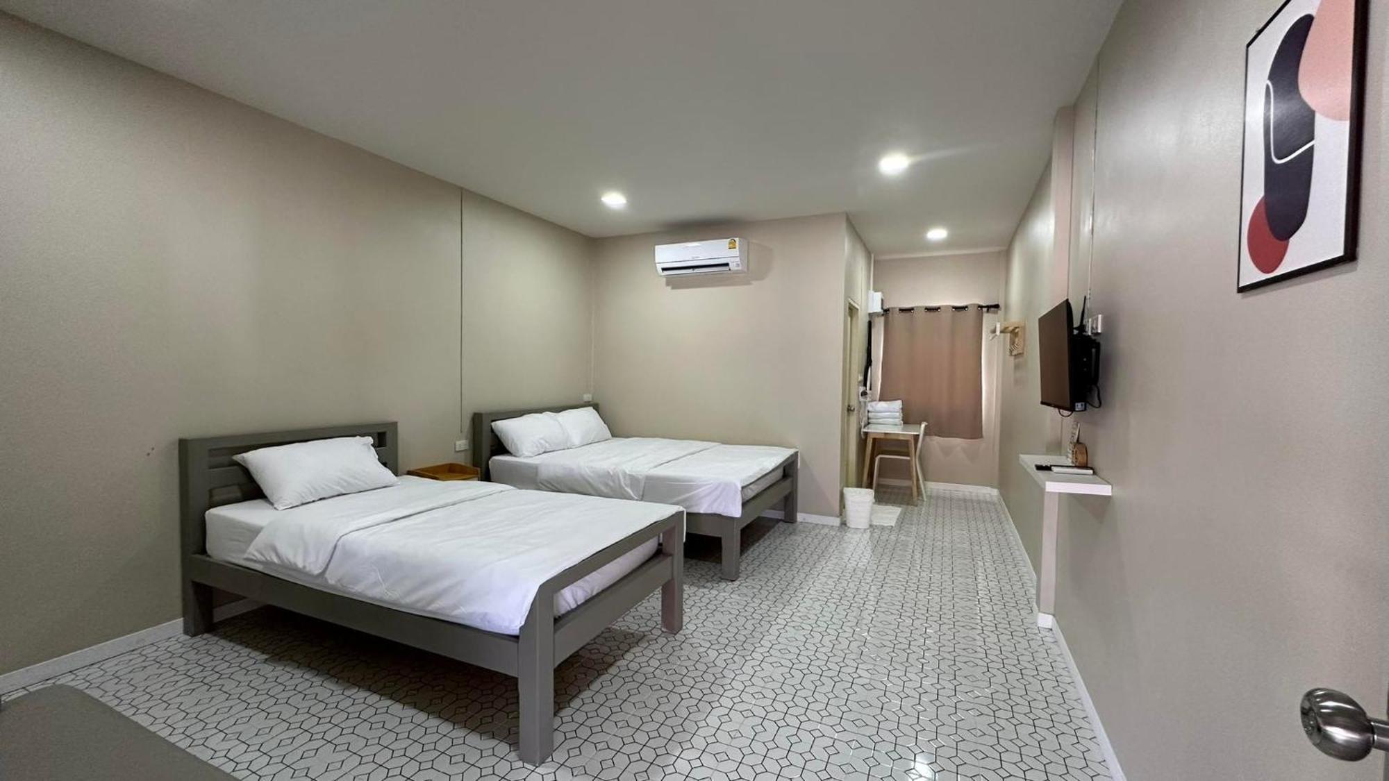 Juni House Chumphon Bed and Breakfast Εξωτερικό φωτογραφία