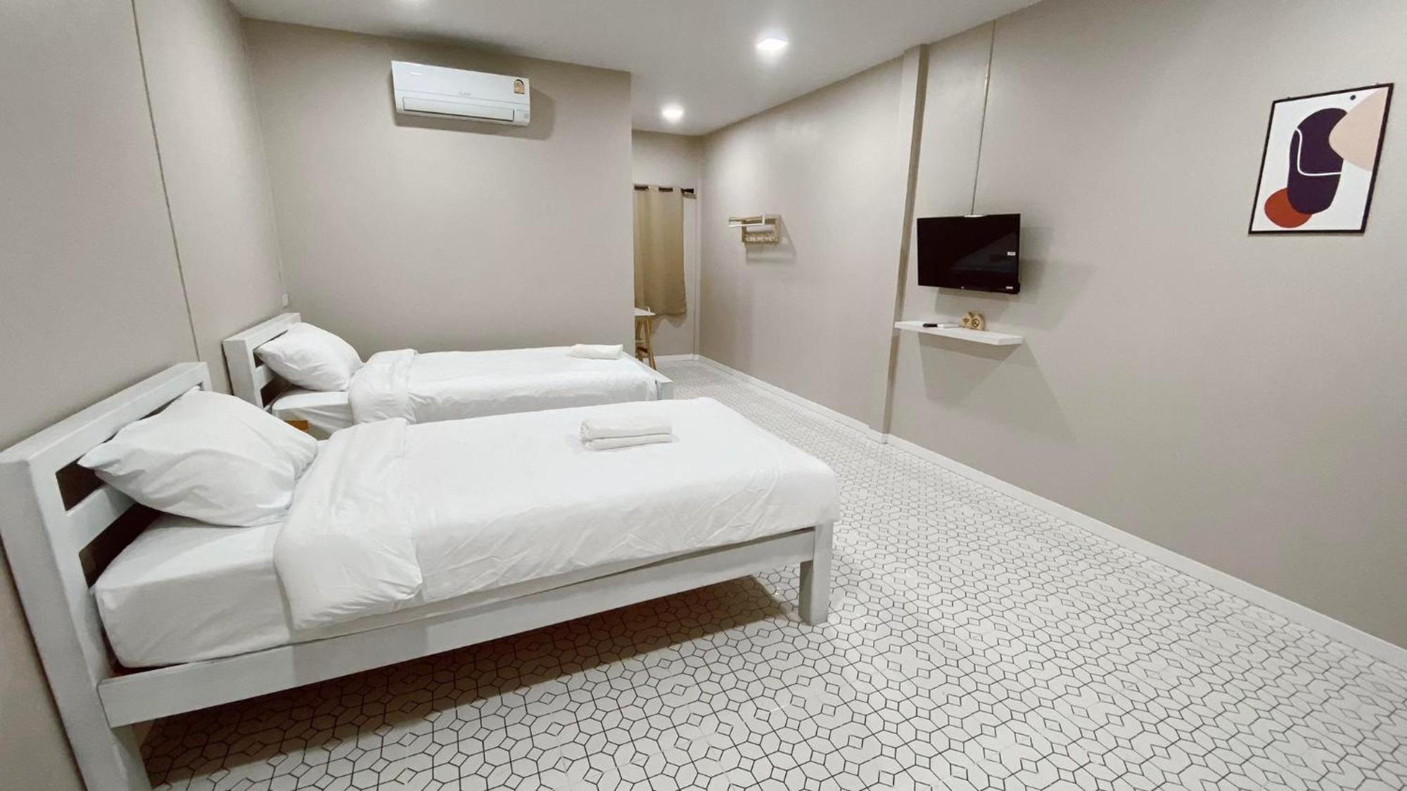 Juni House Chumphon Bed and Breakfast Εξωτερικό φωτογραφία