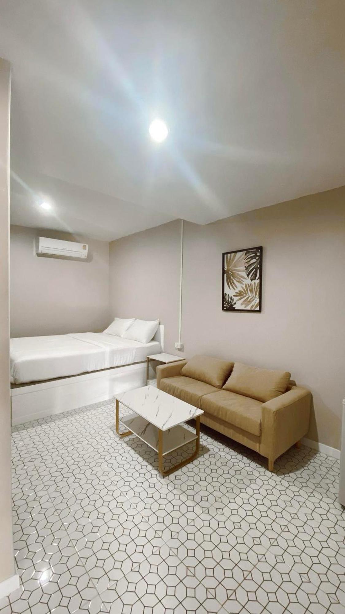 Juni House Chumphon Bed and Breakfast Εξωτερικό φωτογραφία