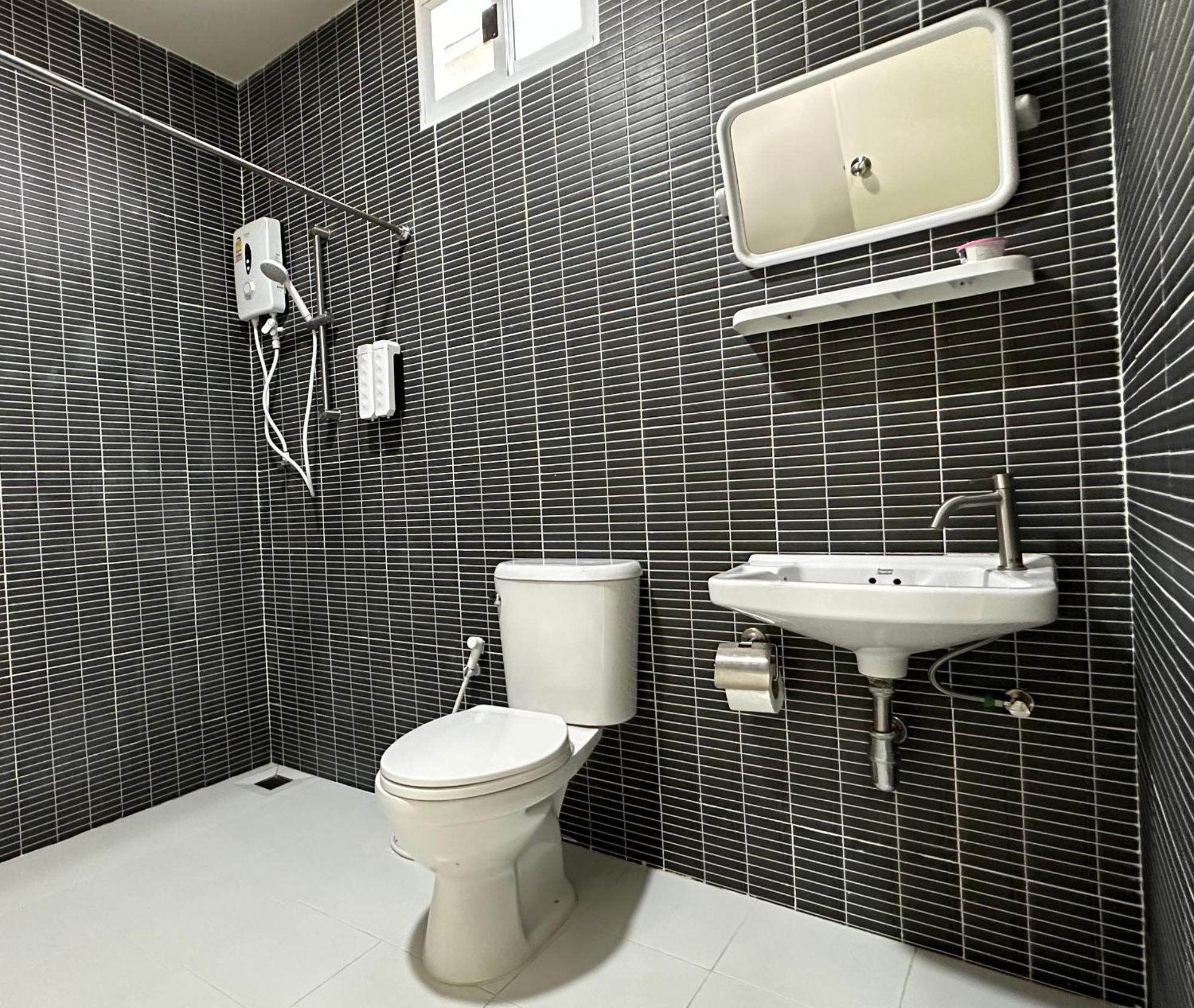 Juni House Chumphon Bed and Breakfast Εξωτερικό φωτογραφία